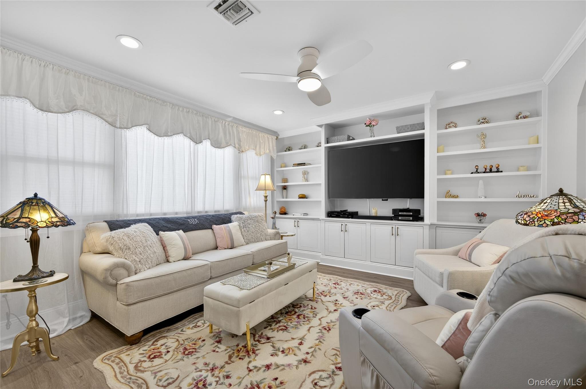 #4 photo, 1 Atlantic Avenue, নাসাউ কাউন্টি Farmingdale , NY 11735