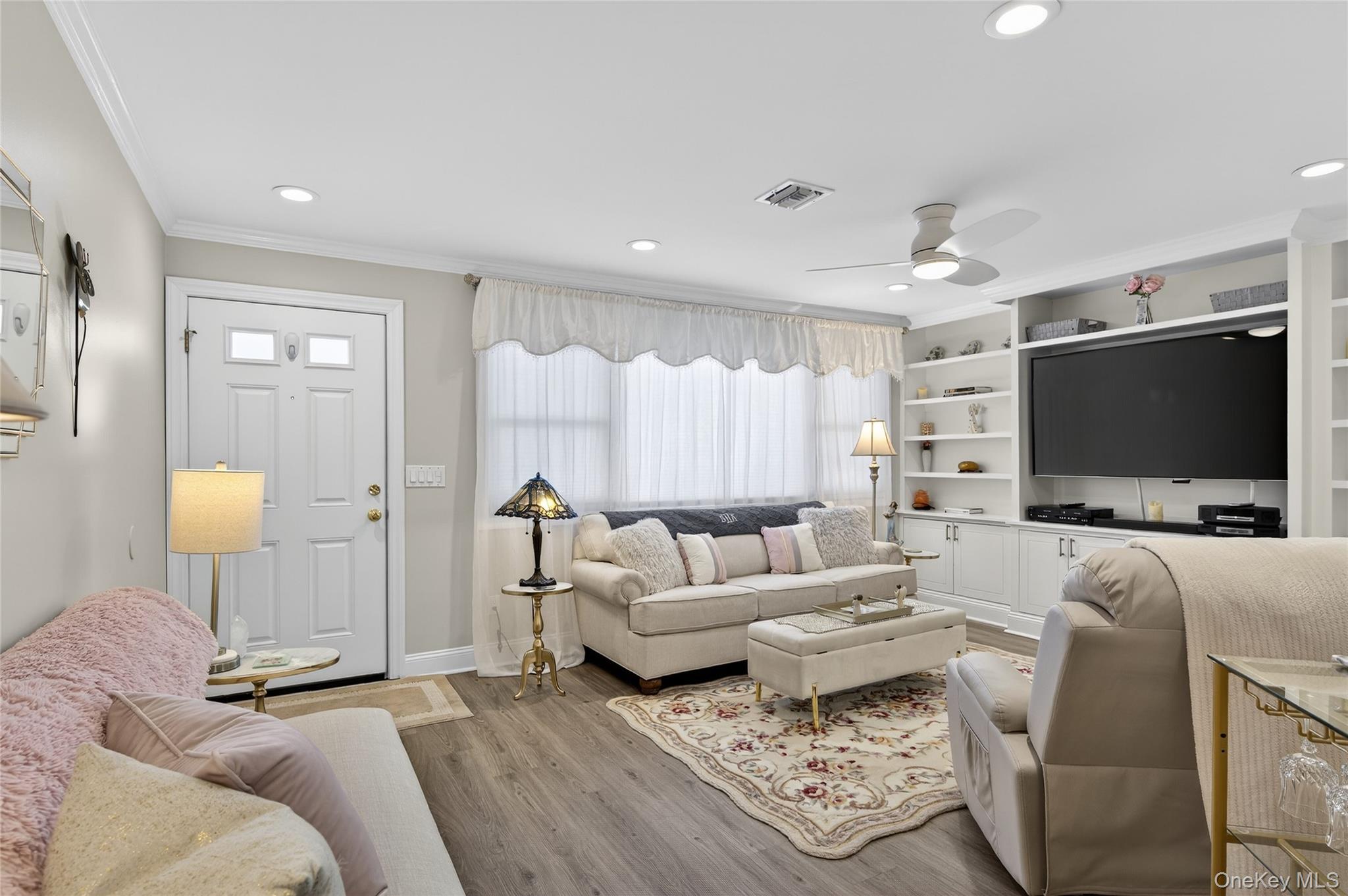 #6 photo, 1 Atlantic Avenue, নাসাউ কাউন্টি Farmingdale , NY 11735