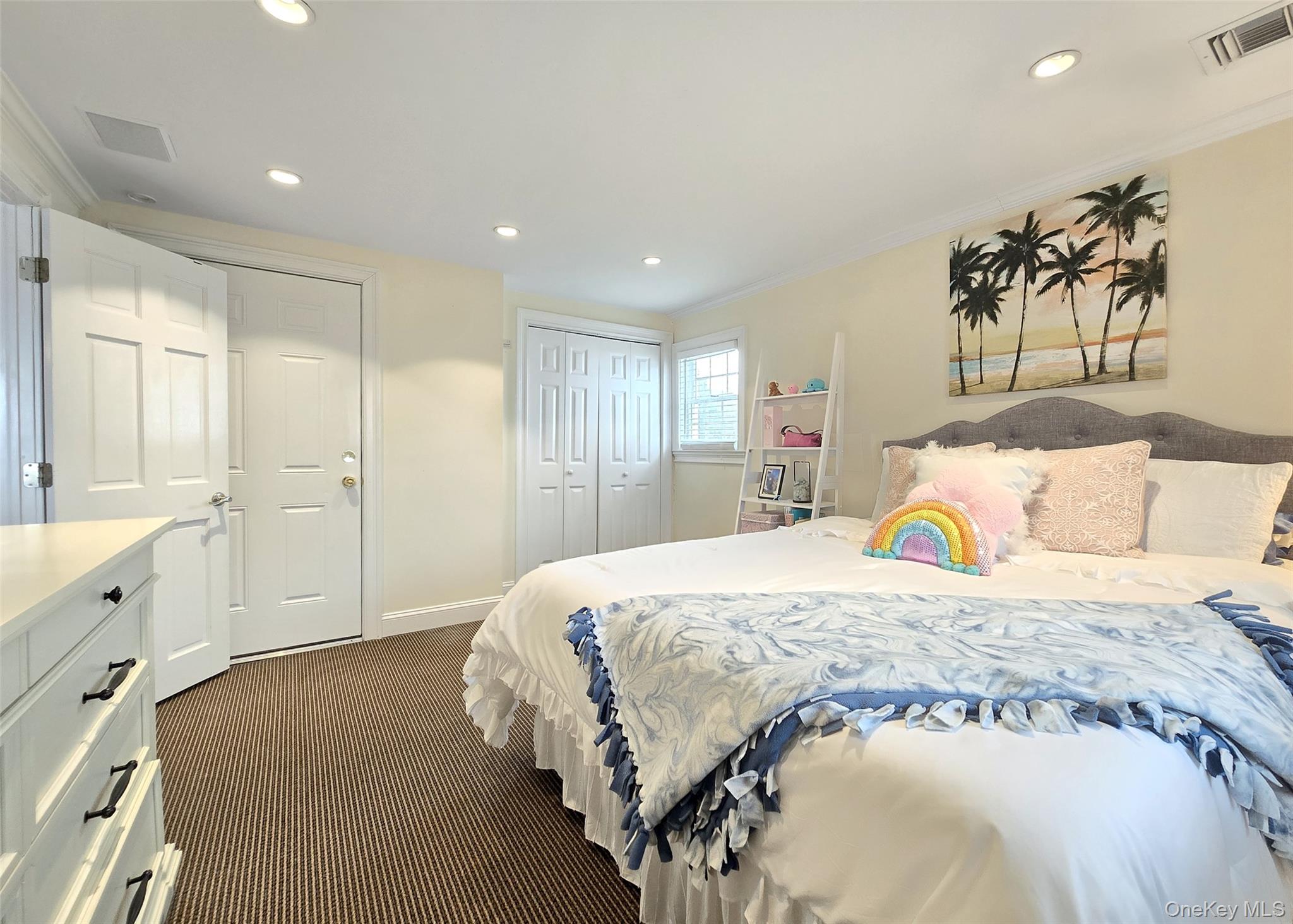 #8 photo, 19 Kent Place, সাফোক কাউন্টি Amityville , NY 11701