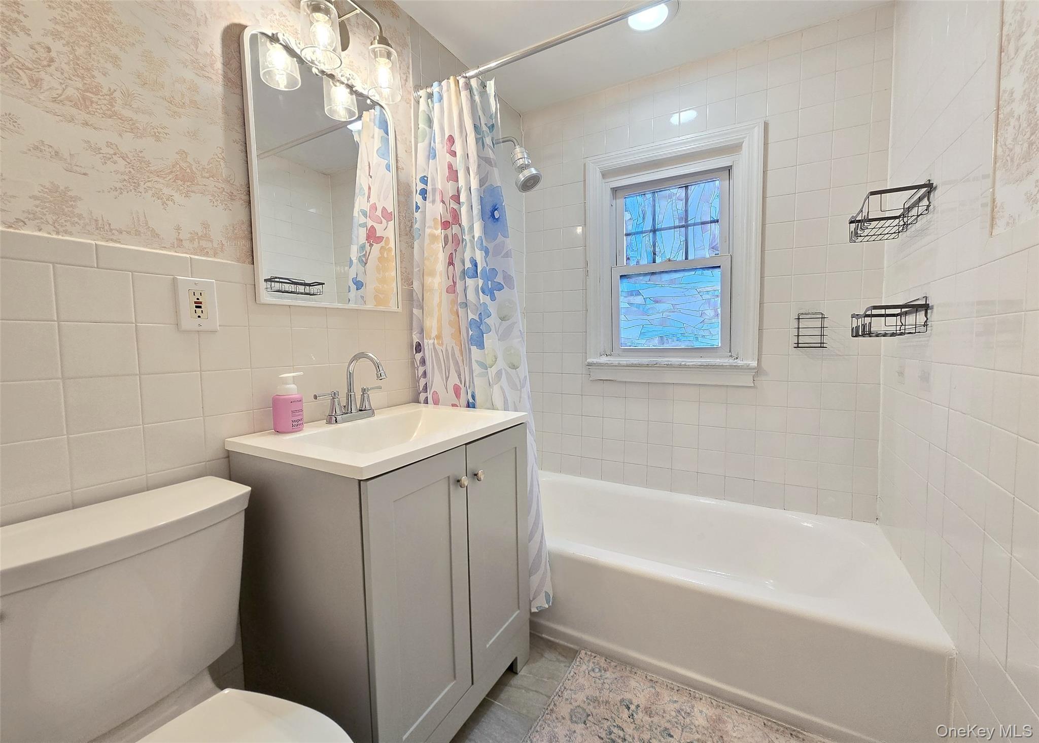 #9 photo, 19 Kent Place, সাফোক কাউন্টি Amityville , NY 11701