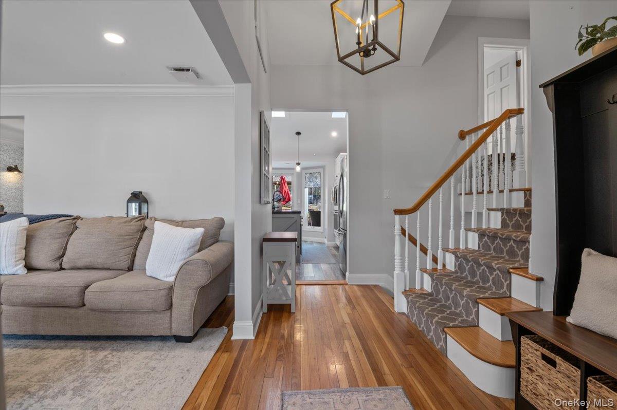 #3 photo, 16 Ingold Drive, সাফোক কাউন্টি Dix Hills , NY 11746