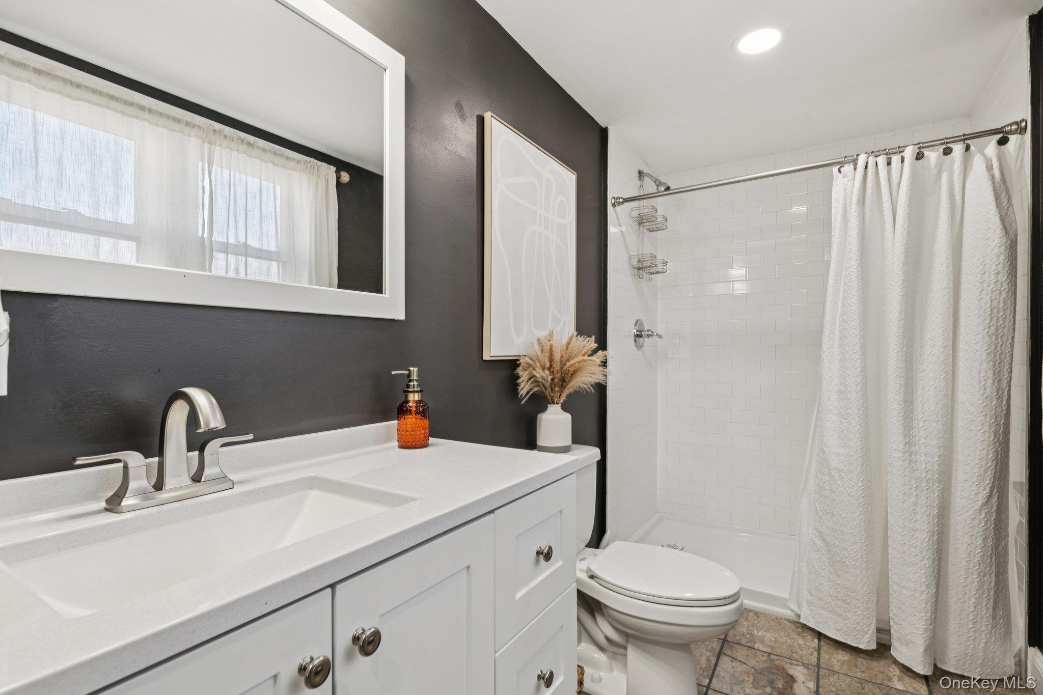 #17 photo, 72 Waverly Avenue, सफ़ोक काउंटी Patchogue , NY 11772