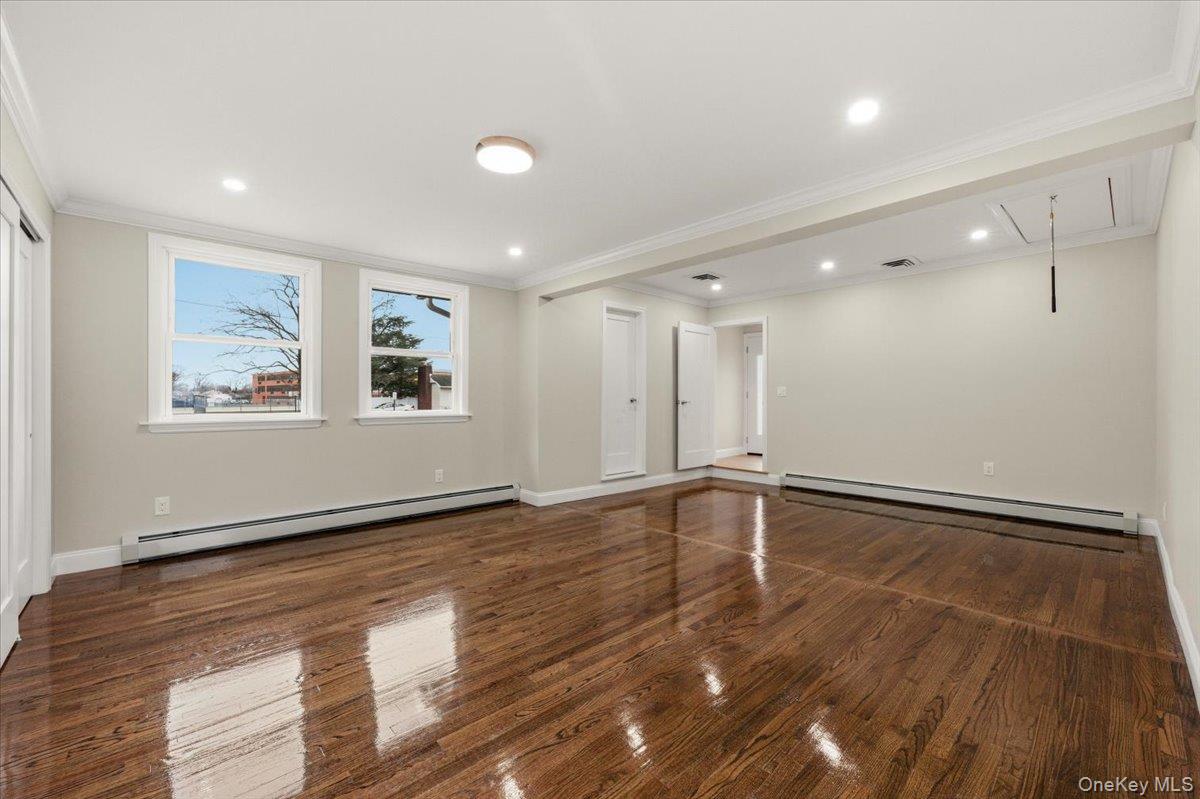 #19 photo, 1871 Relyea Drive, নাসাউ কাউন্টি Merrick , NY 11566