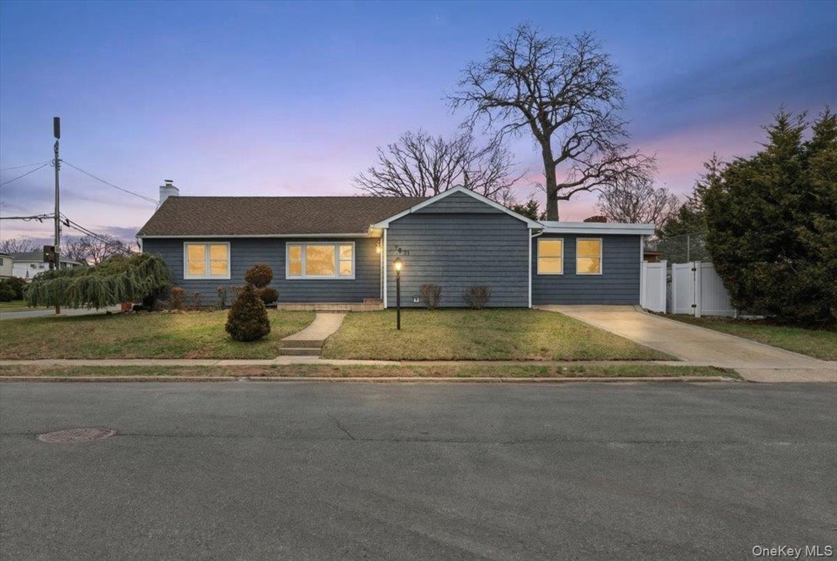 #2 photo, 1871 Relyea Drive, নাসাউ কাউন্টি Merrick , NY 11566