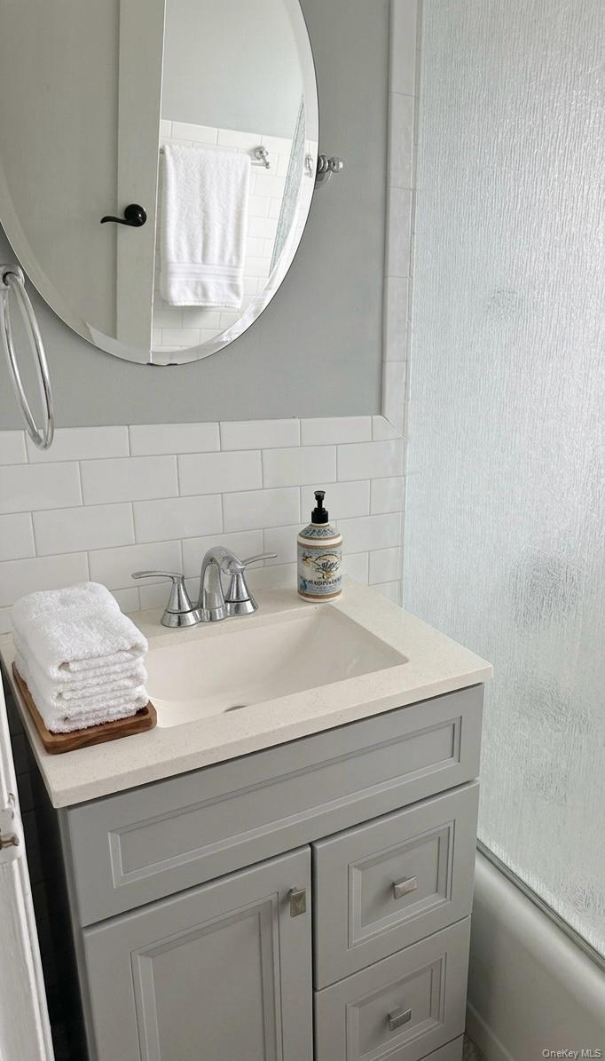 #6 photo, 305 6th Avenue, Pelham , NY 10803