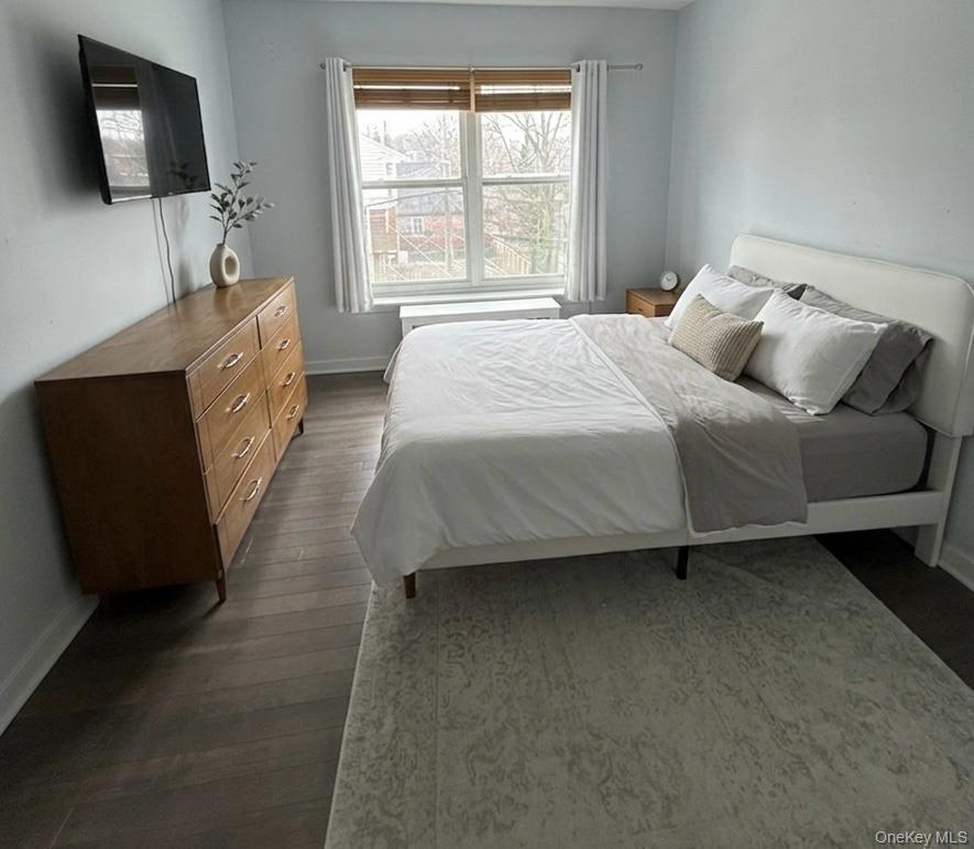 #7 photo, 305 6th Avenue, Pelham , NY 10803