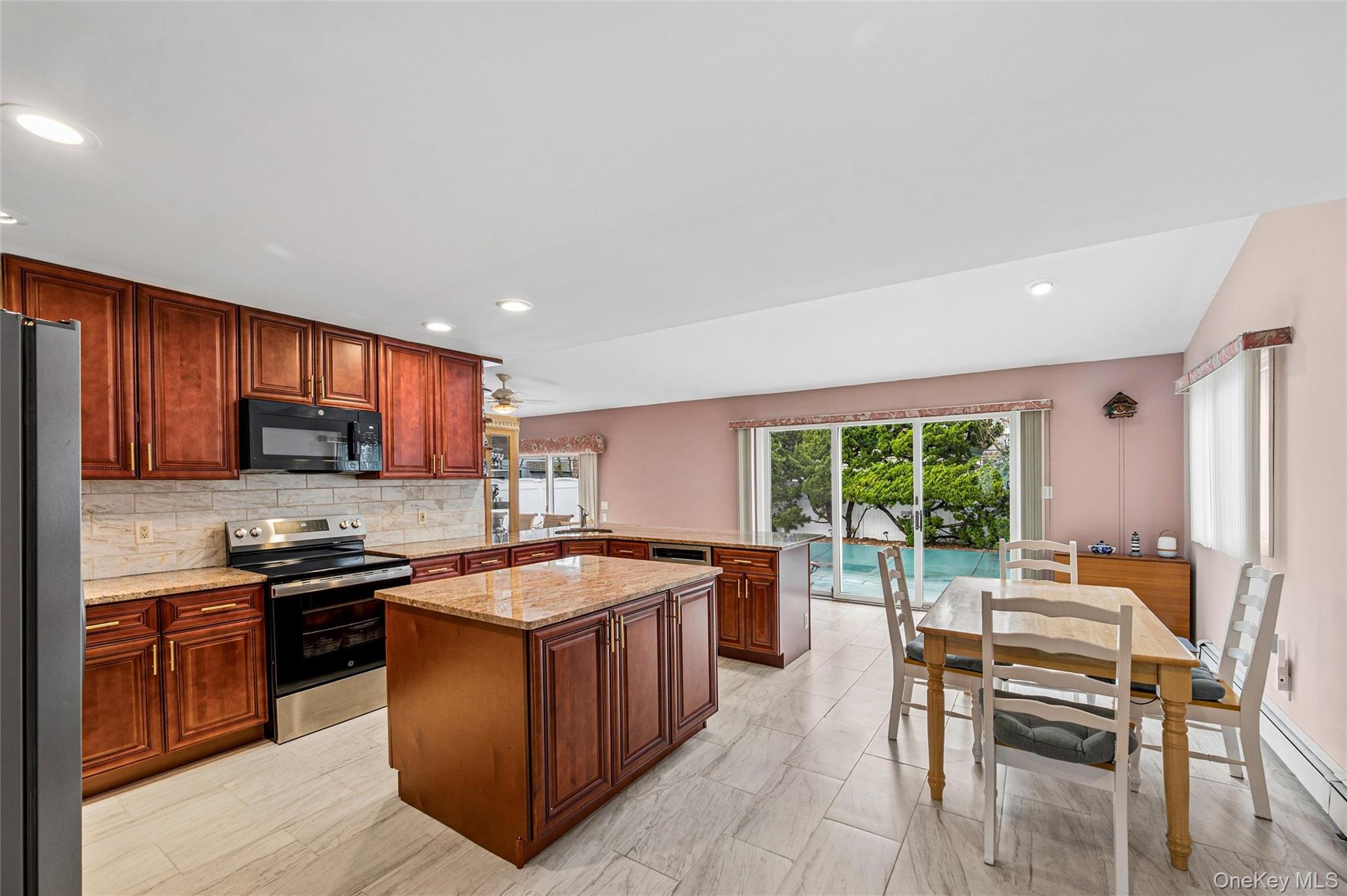 #7 photo, 3634 Summer Drive, নাসাউ কাউন্টি Wantagh , NY 11793