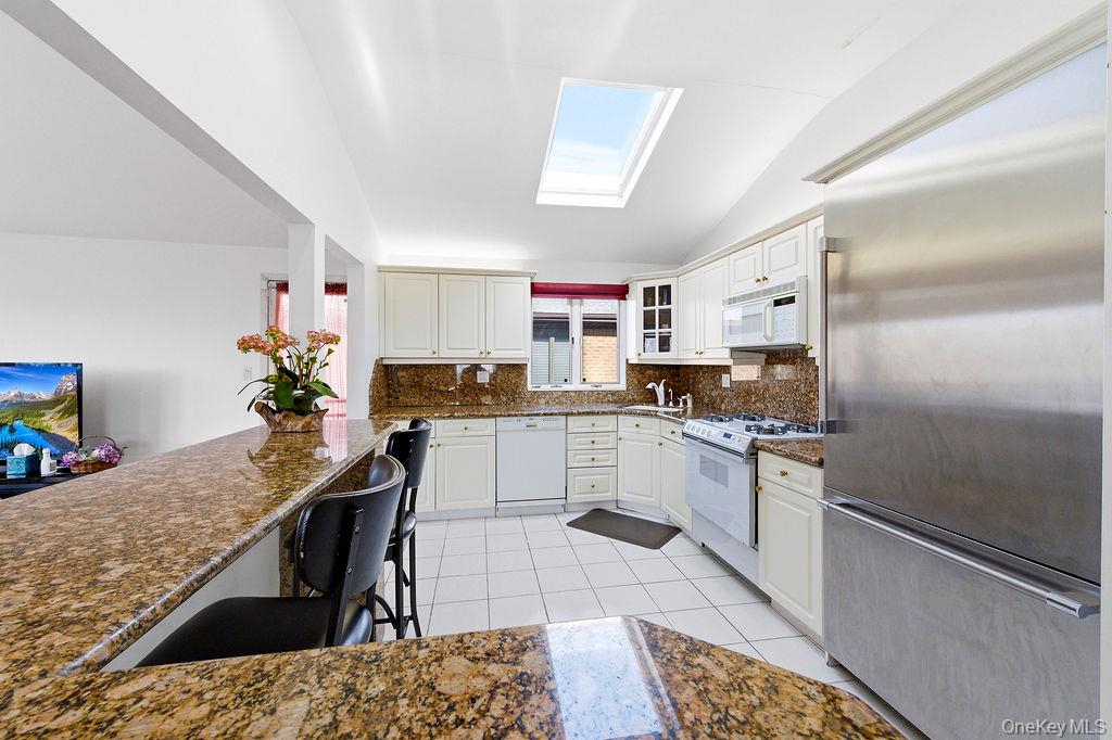 #4 photo, 48-21 65th Street, কুইন্‌স Woodside , NY 11377