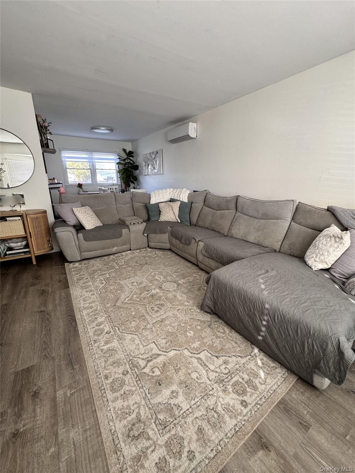 #2 photo, 140 N 21st Street, সাফোক কাউন্টি Wyandanch , NY 11798