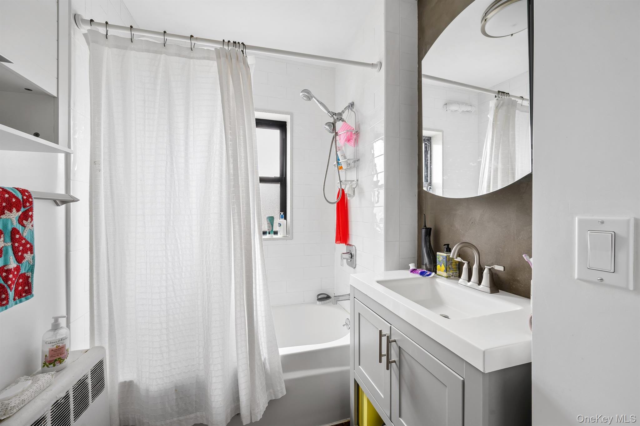 #16 photo, 6017 172nd Street, কুইন্‌স Fresh Meadows , NY 11365