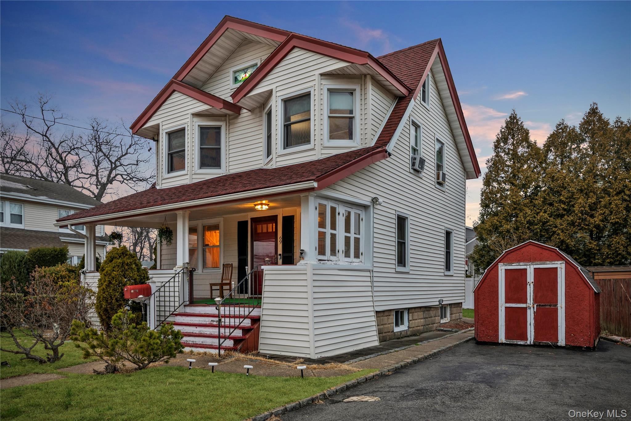 #2 photo, 69 Forest Avenue, নাসাউ কাউন্টি Valley Stream , NY 11581