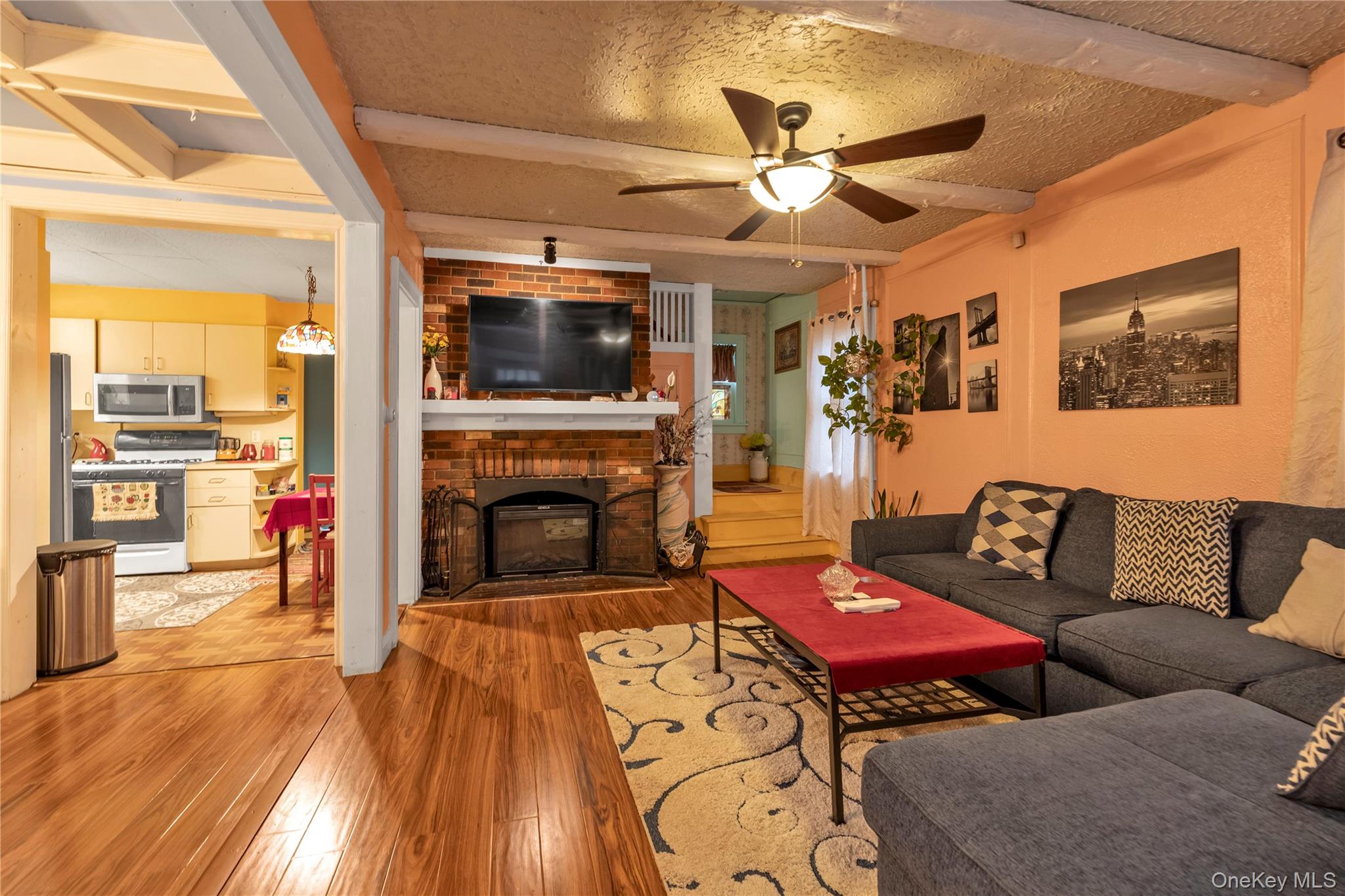 #4 photo, 69 Forest Avenue, নাসাউ কাউন্টি Valley Stream , NY 11581