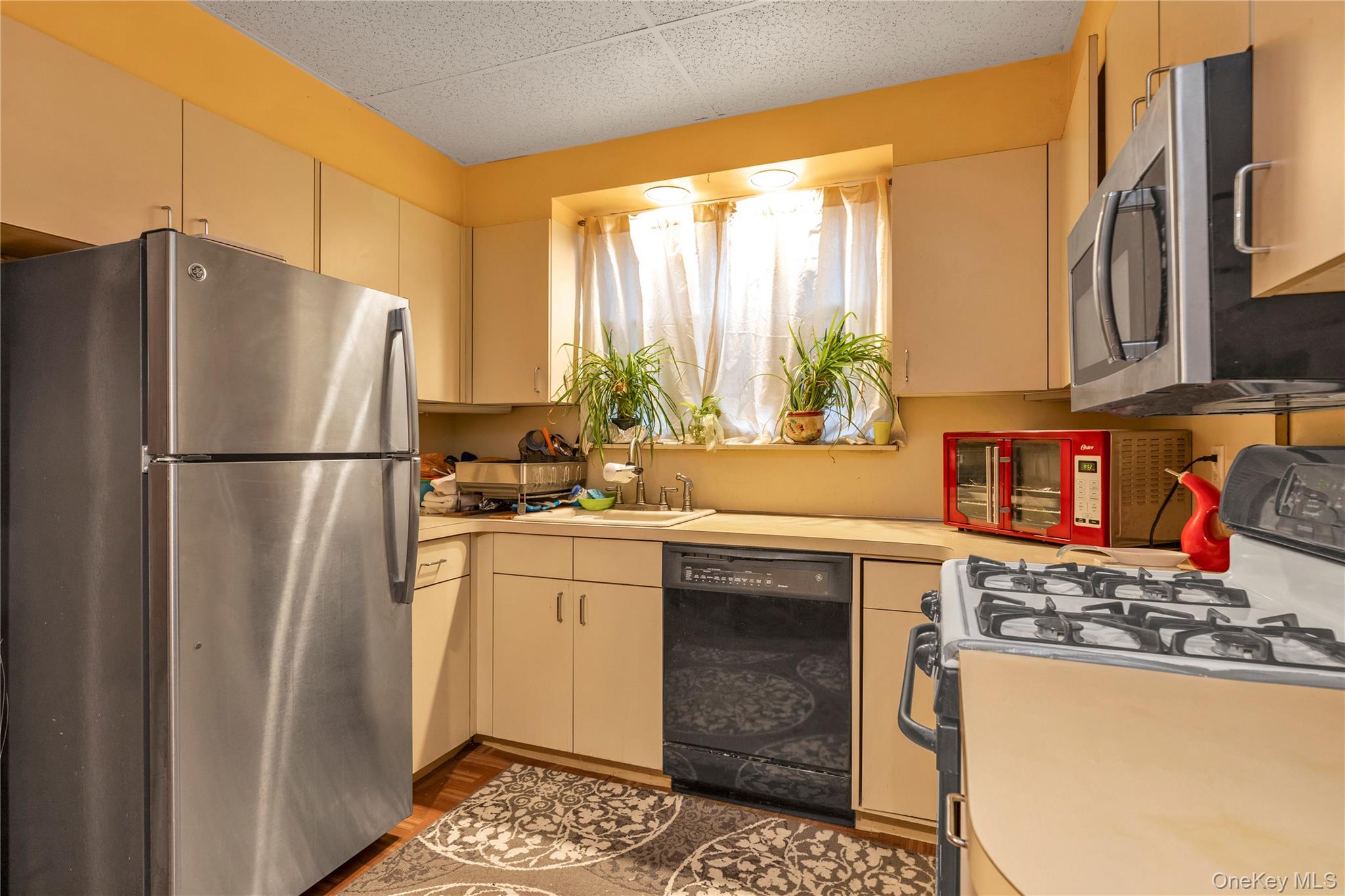 #7 photo, 69 Forest Avenue, নাসাউ কাউন্টি Valley Stream , NY 11581