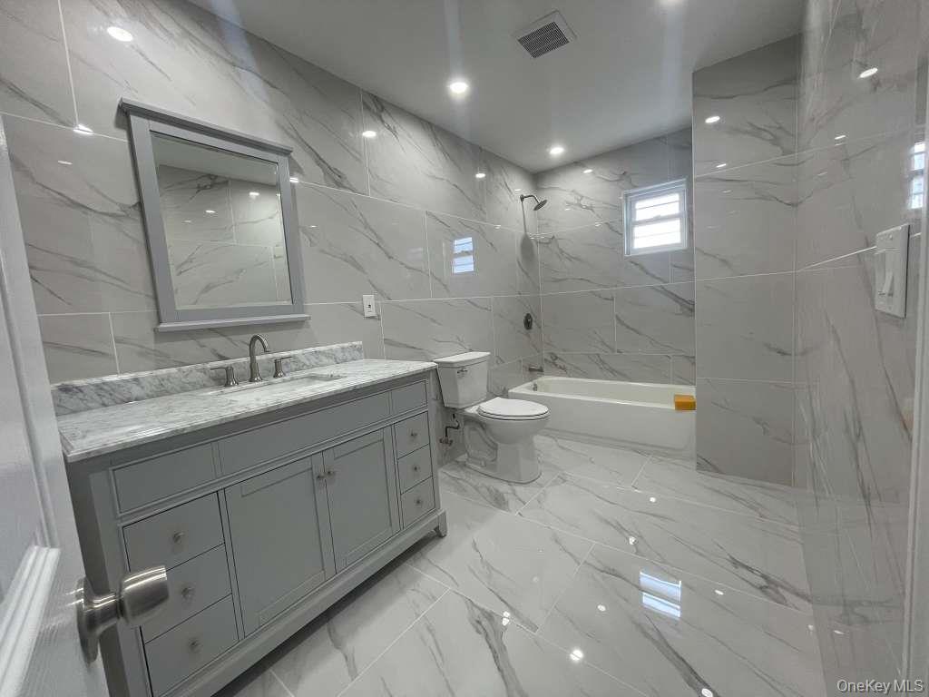 #13 photo, 22 Colonial Avenue, নাসাউ কাউন্টি Freeport , NY 11520