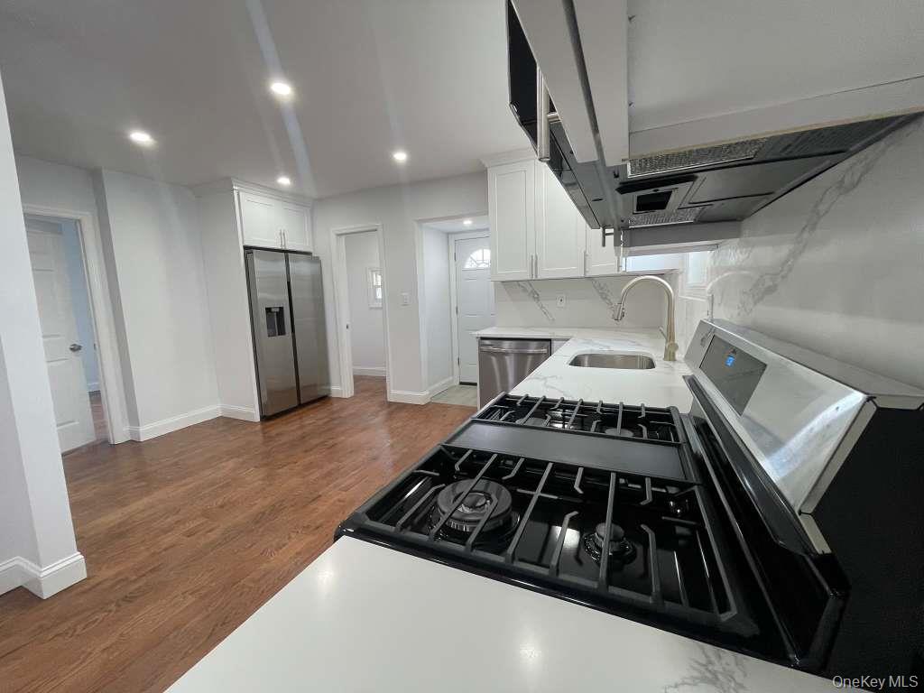 #17 photo, 22 Colonial Avenue, নাসাউ কাউন্টি Freeport , NY 11520