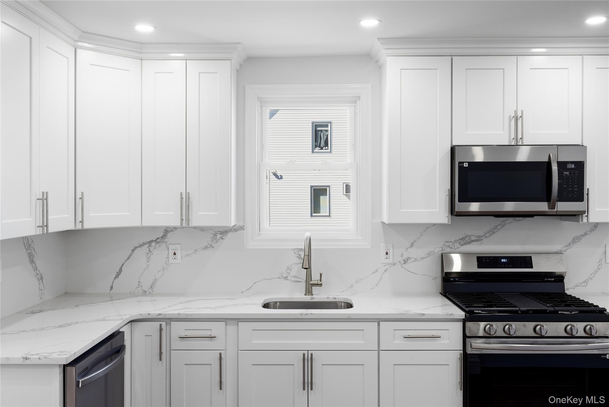 #20 photo, 22 Colonial Avenue, 長島 Freeport , NY 11520