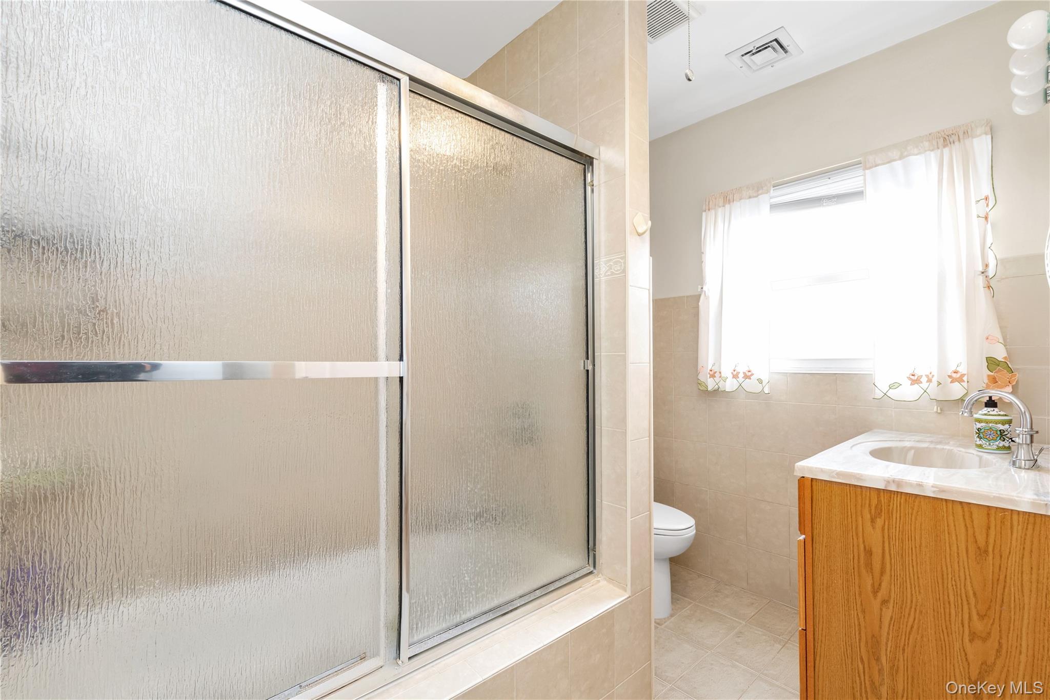 #12 photo, 92-24 219th Street, কুইন্‌স Queens Village , NY 11428