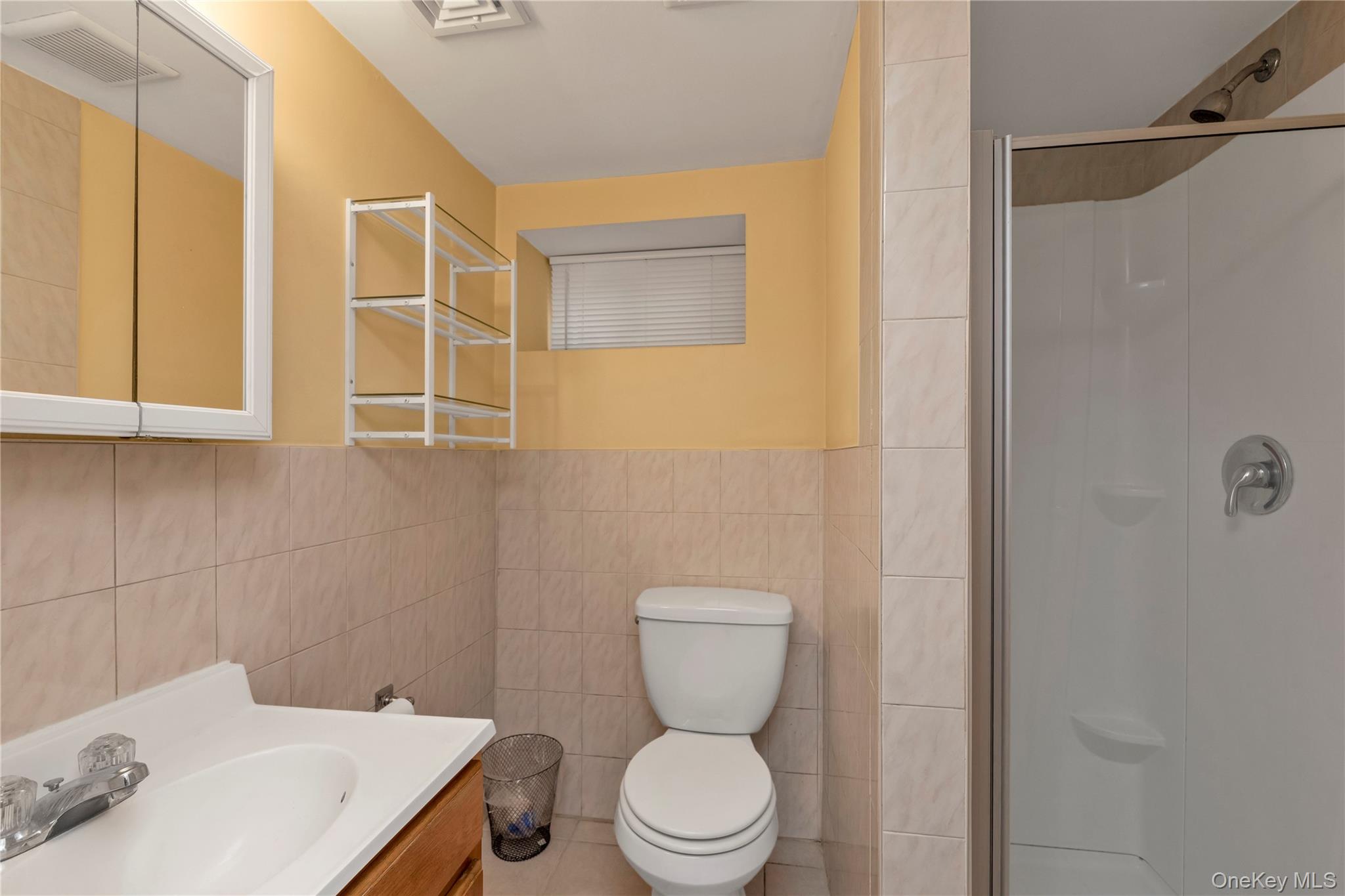 #14 photo, 92-24 219th Street, কুইন্‌স Queens Village , NY 11428