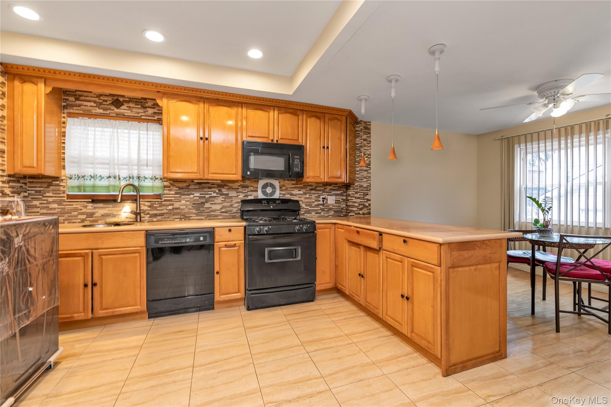 #4 photo, 92-24 219th Street, কুইন্‌স Queens Village , NY 11428