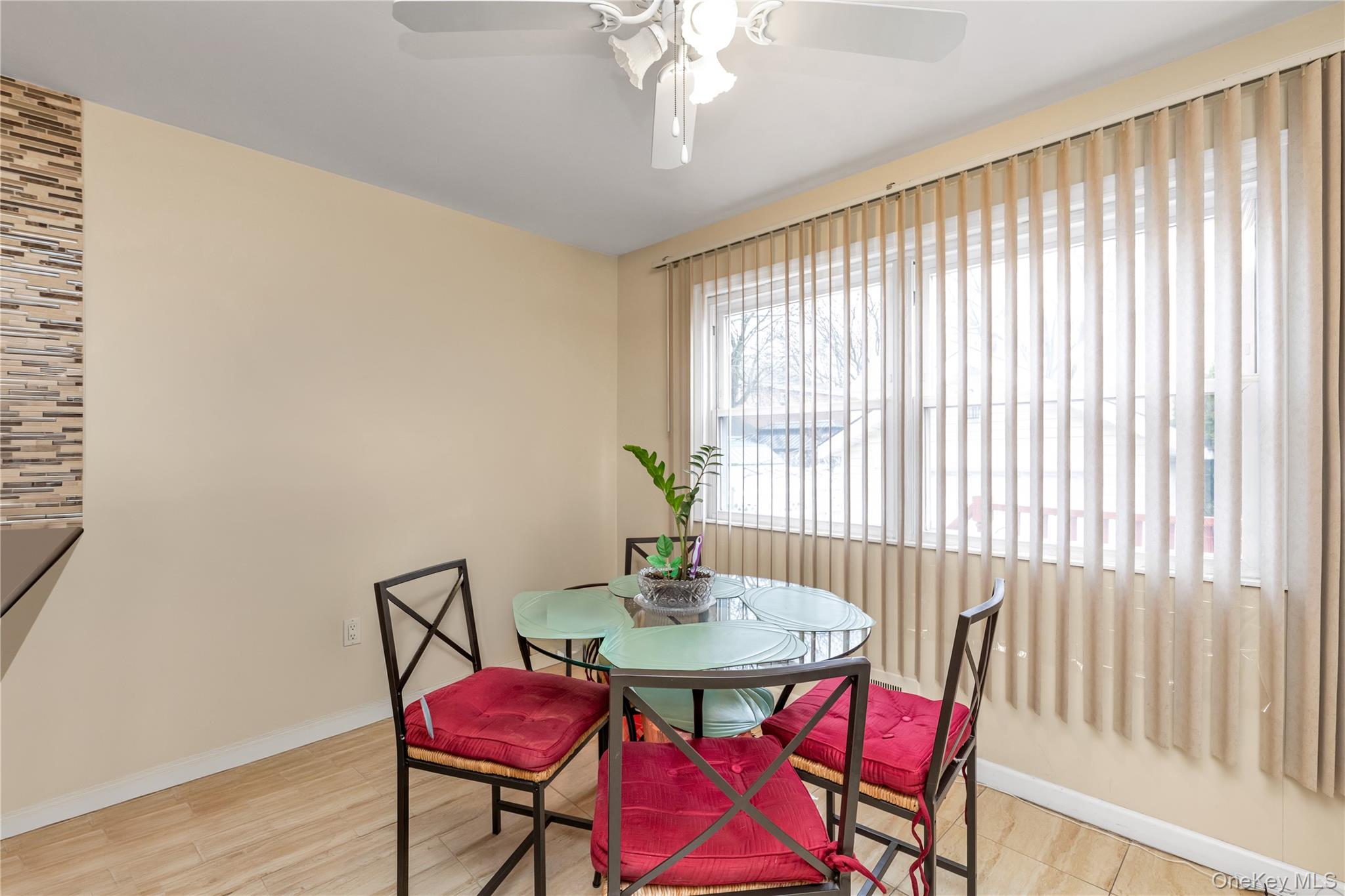 #5 photo, 92-24 219th Street, কুইন্‌স Queens Village , NY 11428