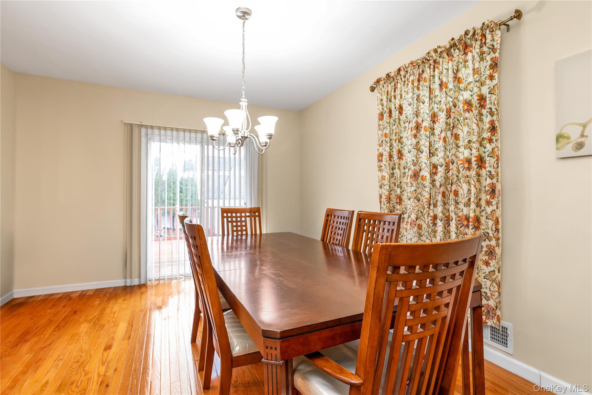 #7 photo, 92-24 219th Street, কুইন্‌স Queens Village , NY 11428