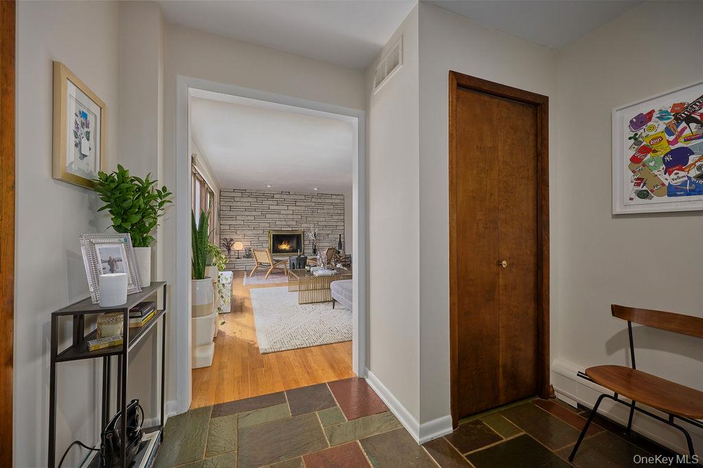 #8 photo, 42 Thornwood Drive, Poughkeepsie , NY 12603