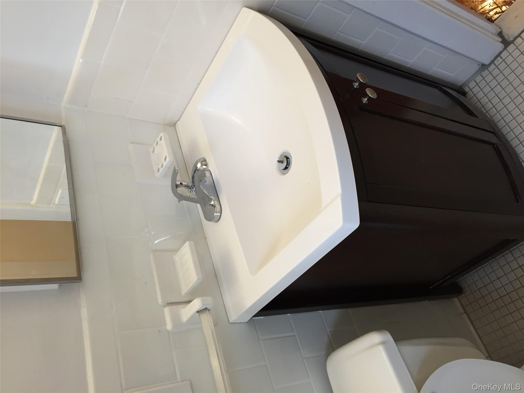 #2 photo, 8 Parkway Terrace, Pleasantville , NY 10570