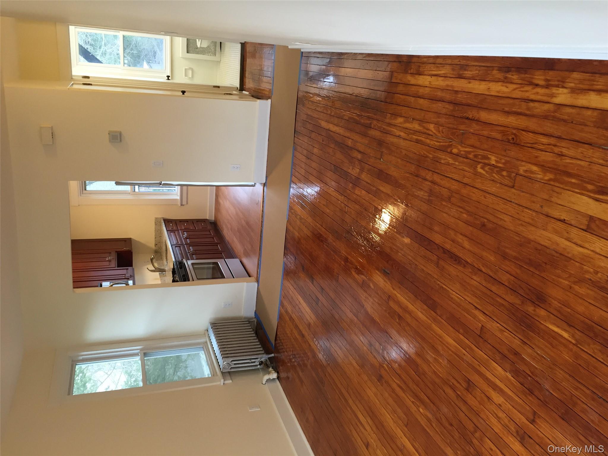 #4 photo, 8 Parkway Terrace, Pleasantville , NY 10570