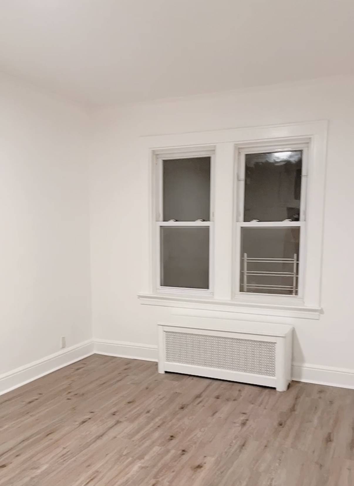 #13 photo, 1707 E 34th Street, הברונקס Marine Park , NY 11234