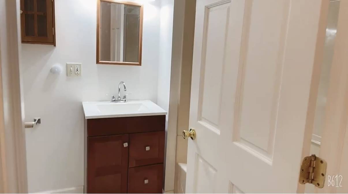 #15 photo, 1707 E 34th Street, הברונקס Marine Park , NY 11234