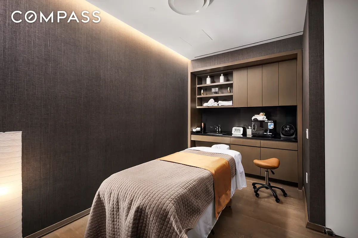 #16 photo, 50 West Street, Financial District , NY 10006