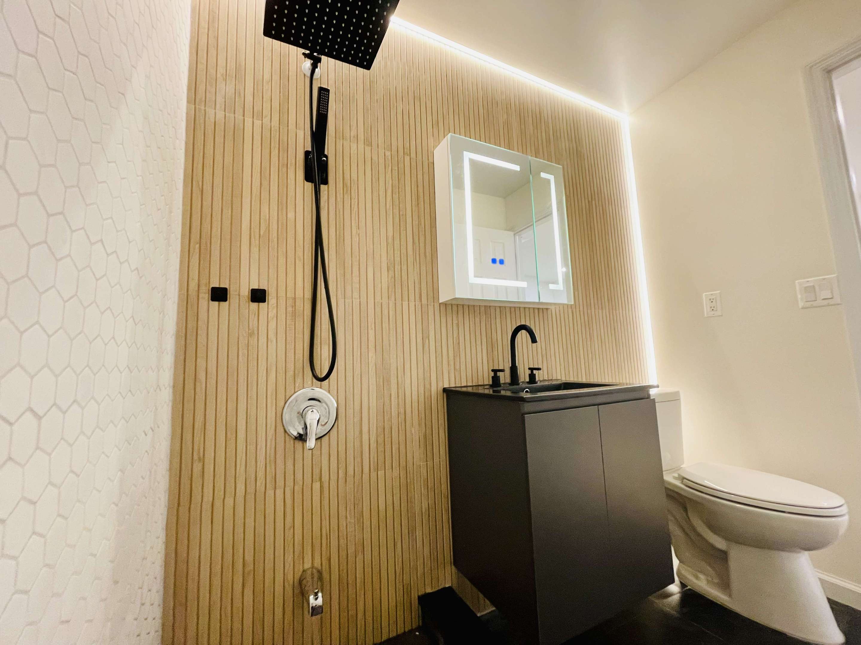 #18 photo, 4319 Bedford Avenue, ব্রুকলিন Sheepshead Bay , NY 11229