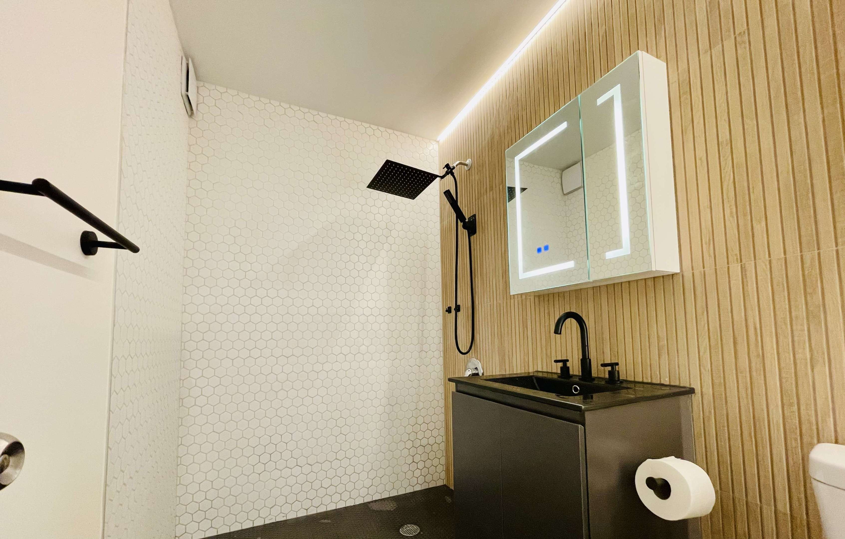 #19 photo, 4319 Bedford Avenue, ব্রুকলিন Sheepshead Bay , NY 11229