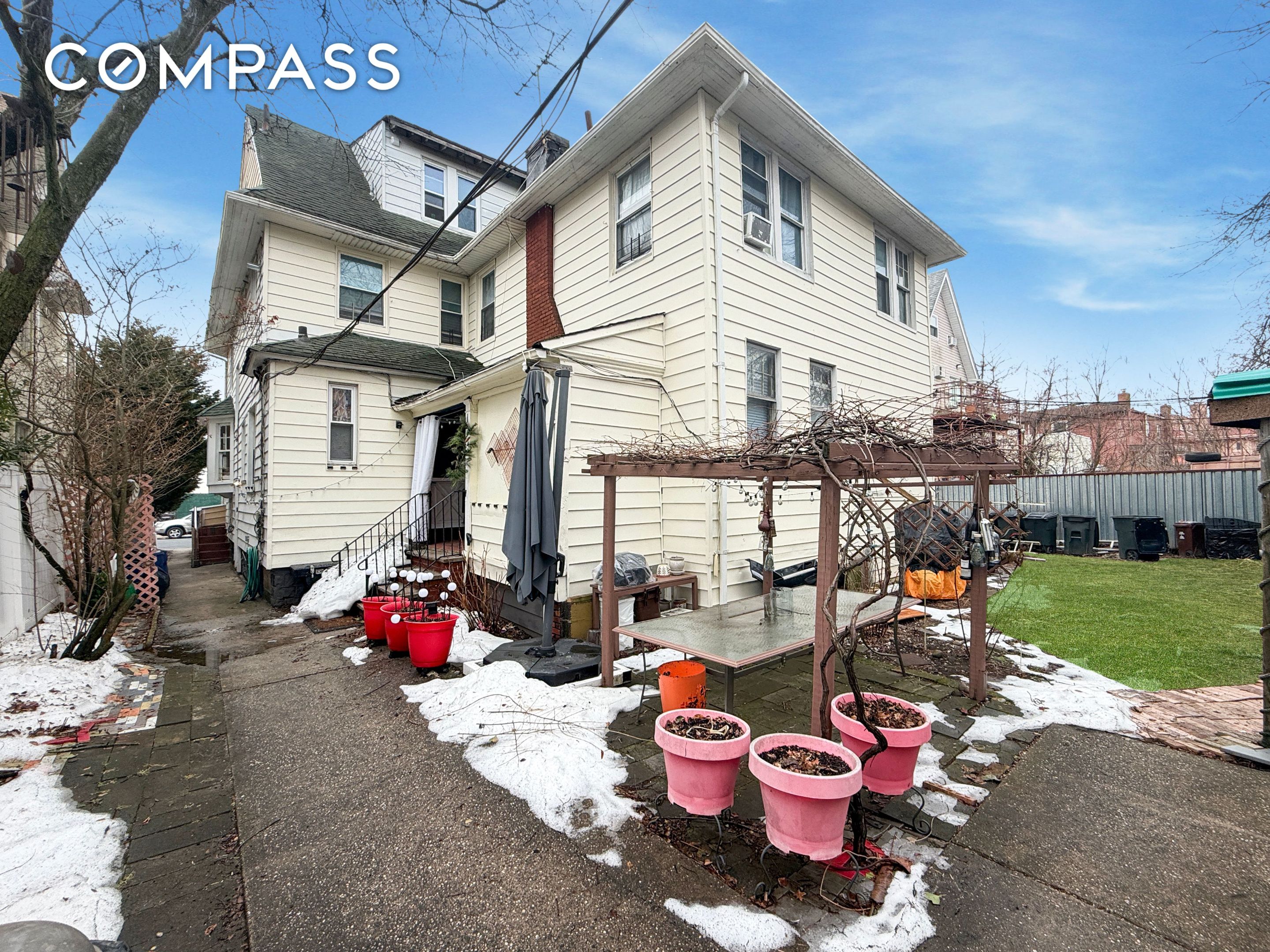 #21 photo, 4215 Atlantic Avenue, Coney Island , NY 11224