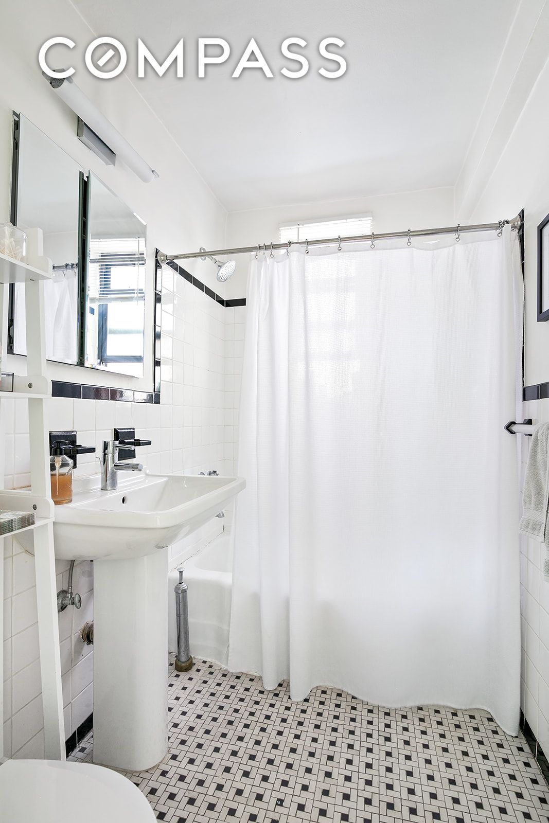 #6 photo, 165 Christopher Street, West Village , NY 10014