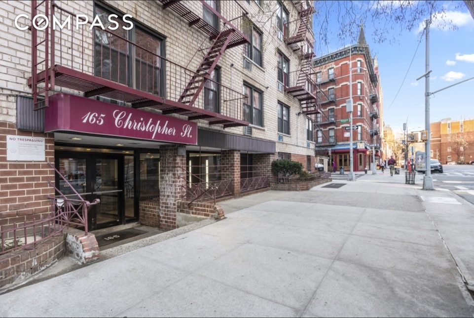 #8 photo, 165 Christopher Street, West Village , NY 10014