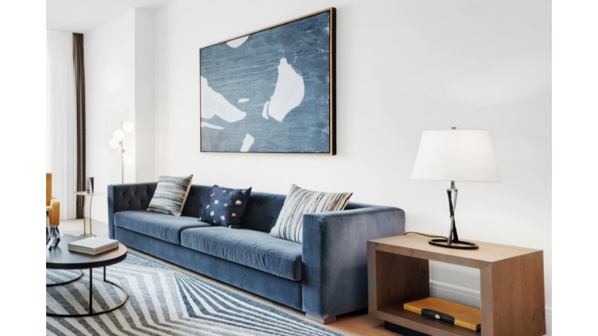 #1 photo, 215 E 19TH Street, 맨해튼 Gramercy Park , NY 10003