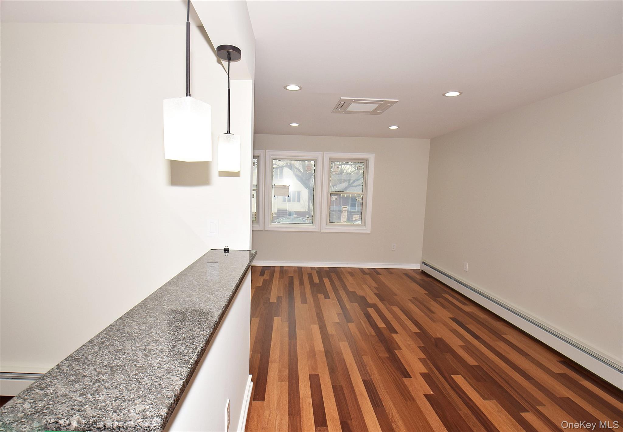 #11 photo, 86-16 262nd Street, কুইন্‌স Floral Park , NY 11001