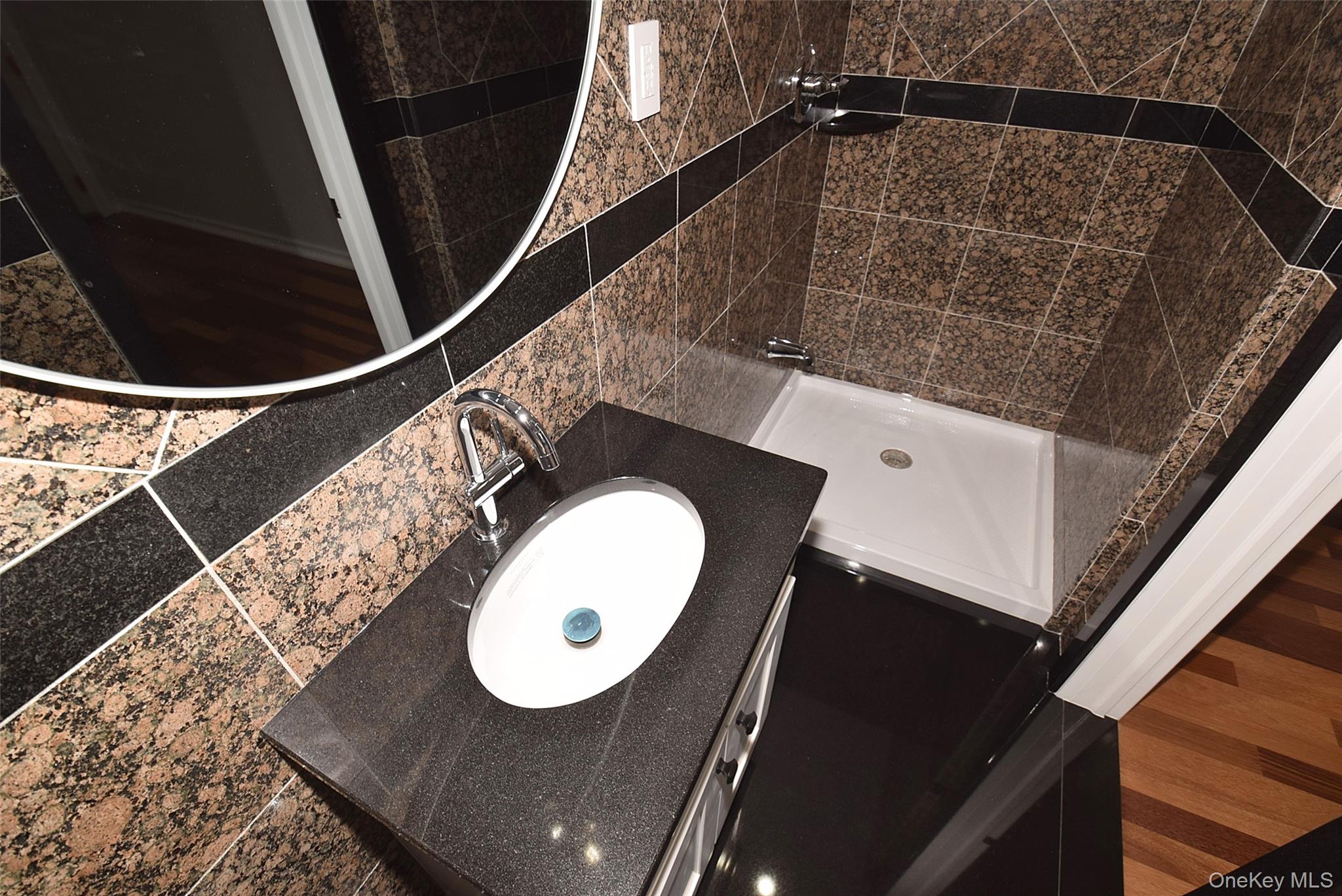 #15 photo, 86-16 262nd Street, কুইন্‌স Floral Park , NY 11001