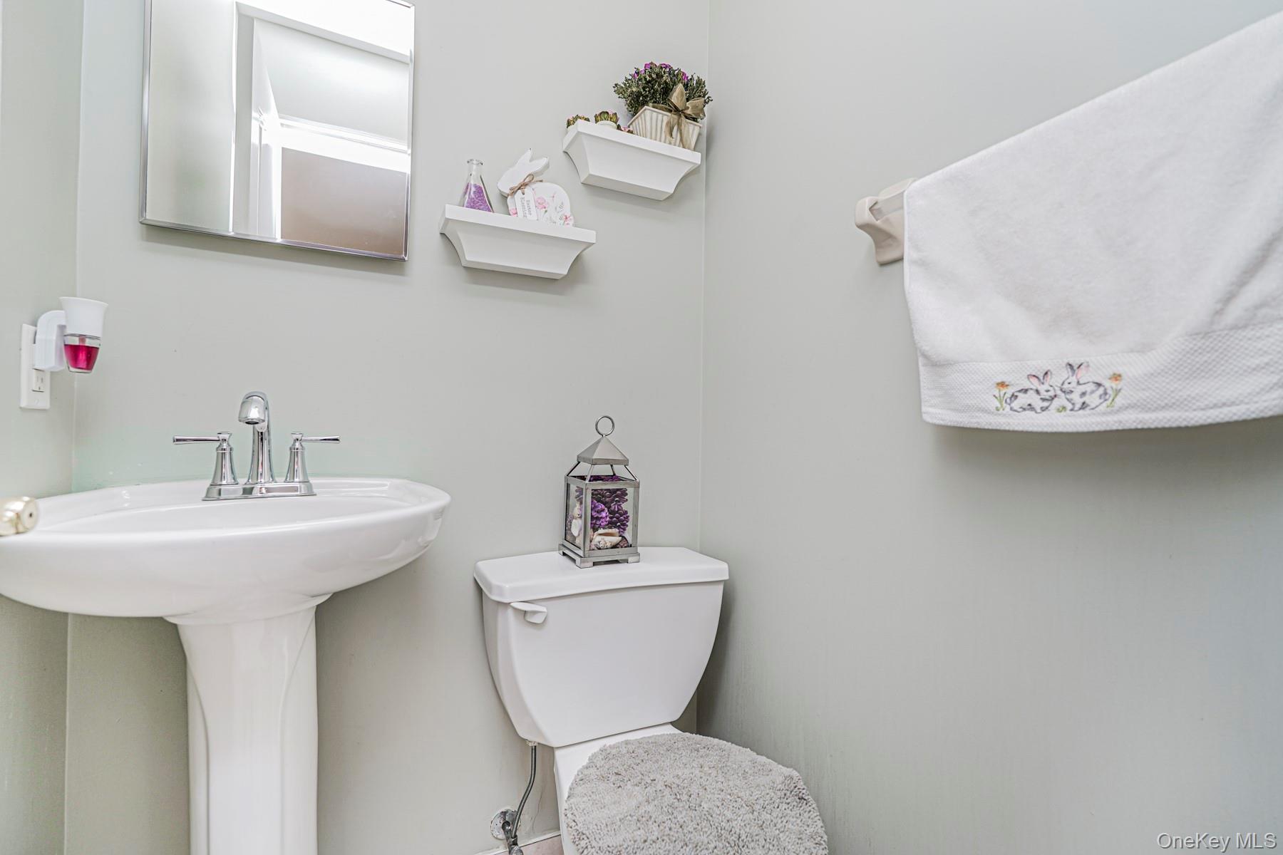 #10 photo, 10 Dunhill Lane, Staten Island , NY 10309