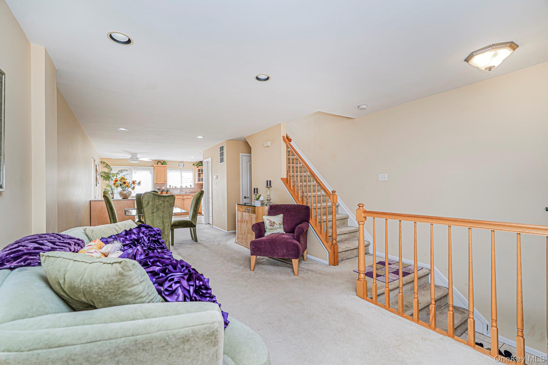 #11 photo, 10 Dunhill Lane, Staten Island , NY 10309