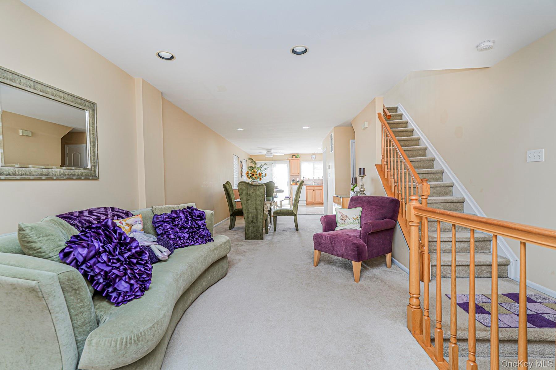 #13 photo, 10 Dunhill Lane, Staten Island , NY 10309