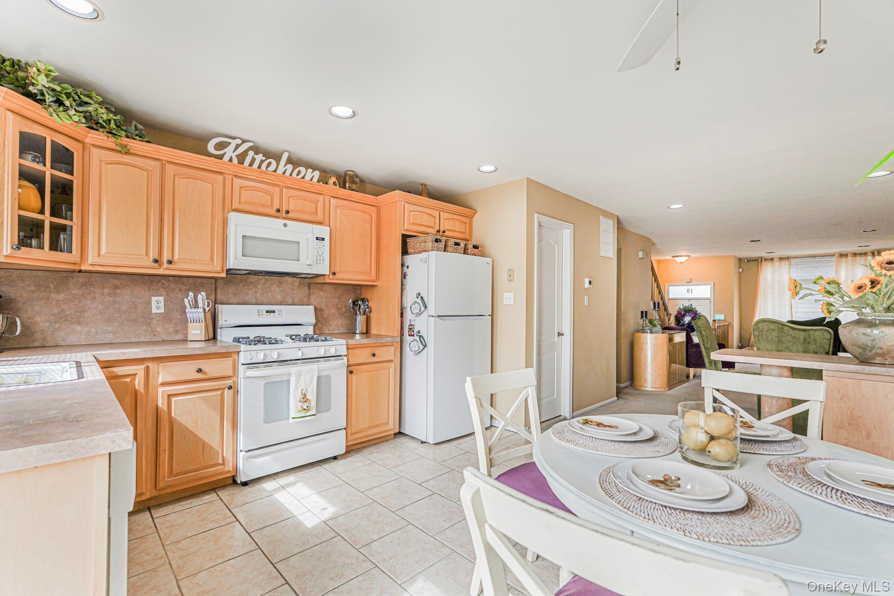 #3 photo, 10 Dunhill Lane, Staten Island , NY 10309