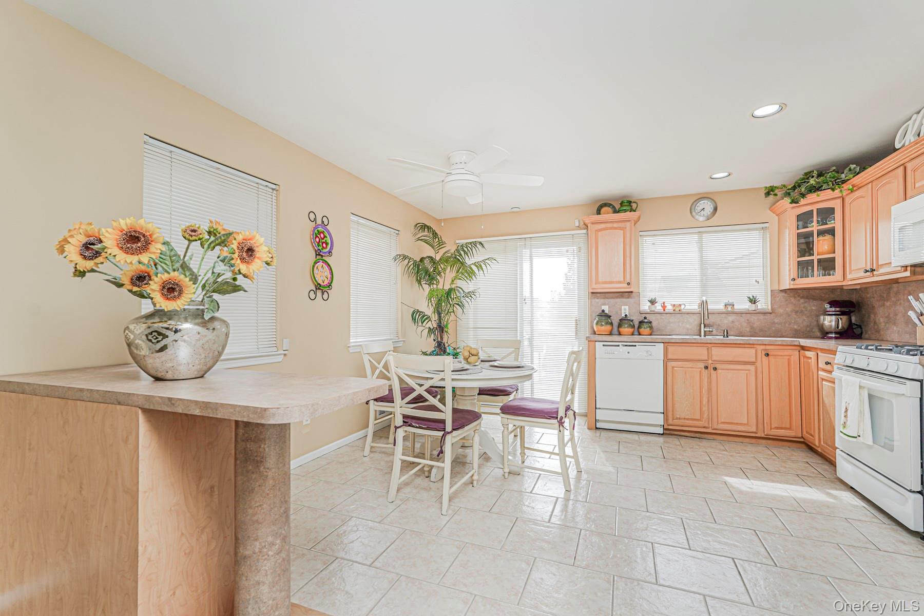 #5 photo, 10 Dunhill Lane, Staten Island , NY 10309