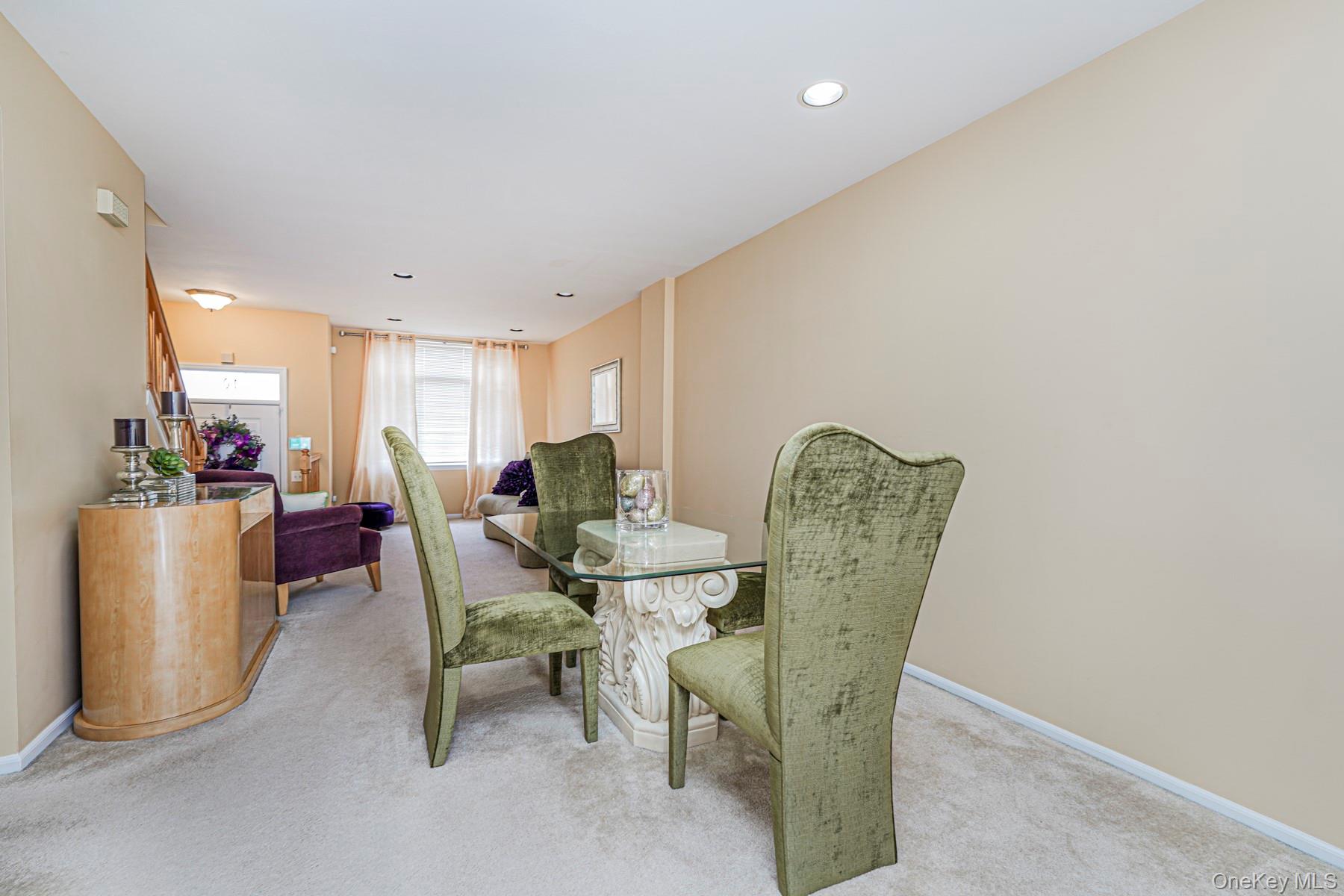 #8 photo, 10 Dunhill Lane, Staten Island , NY 10309