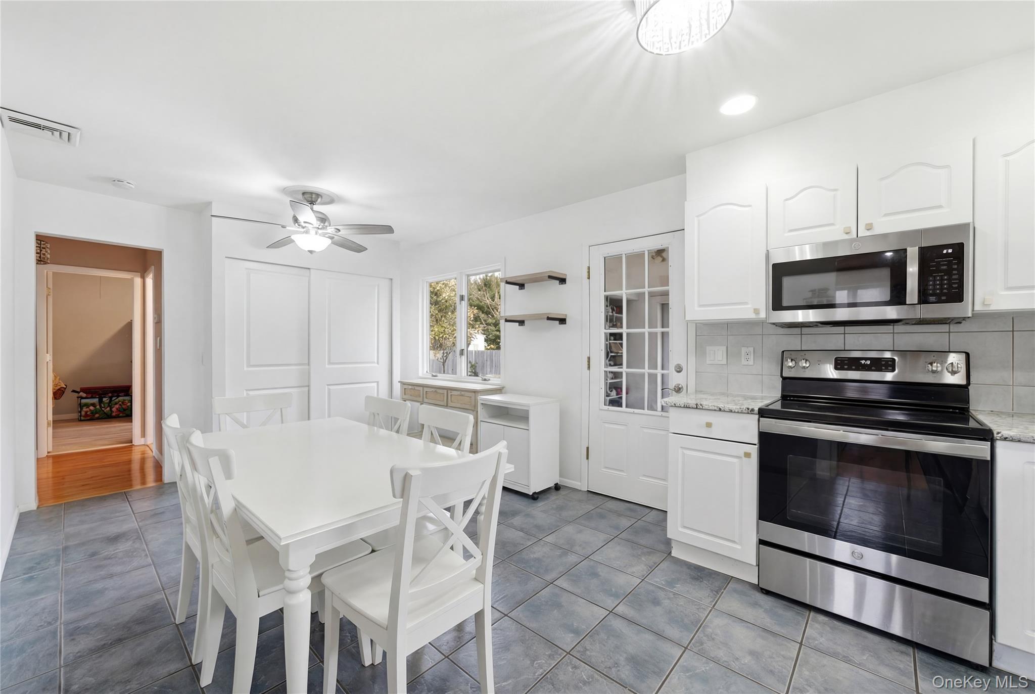 #8 photo, 511 Old North Ocean Avenue, 롱 아일랜드 Patchogue , NY 11772