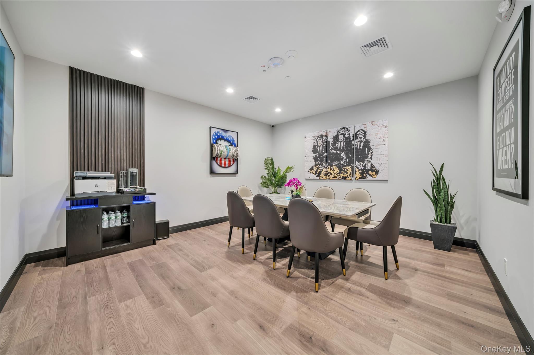 #7 photo, 101 Searing Avenue, নাসাউ কাউন্টি Mineola , NY 11501