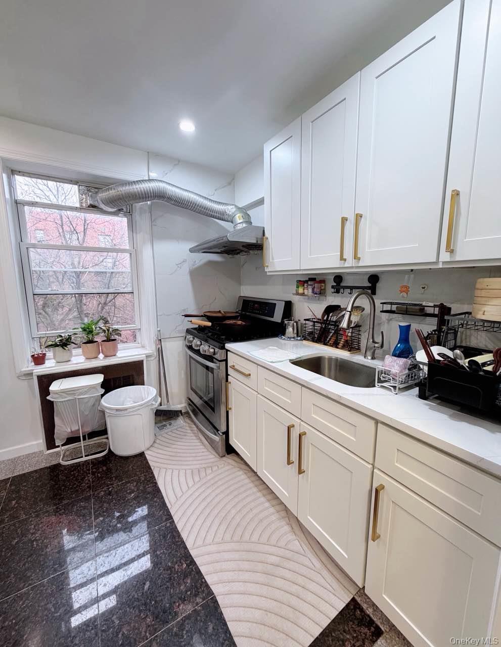 #1 photo, 12010 85th Avenue, কুইন্‌স Kew Gardens , NY 11415