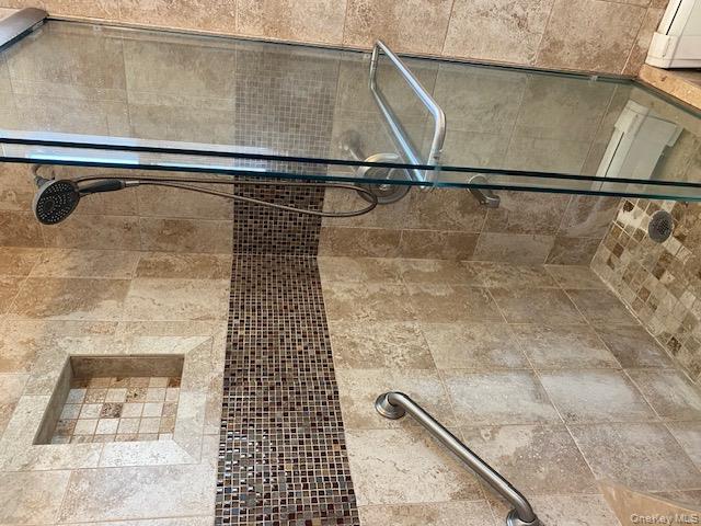 #15 photo, 263-17 74th Avenue, Glen Oaks , NY 11004