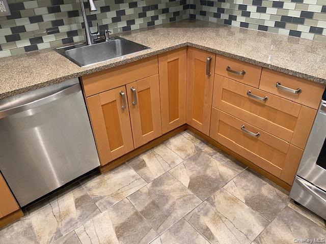 #5 photo, 263-17 74th Avenue, Glen Oaks , NY 11004